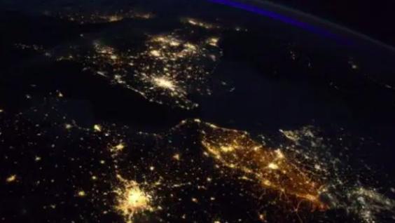 NorthYorkMoors's tweet photo. We need to talk about ALAN! Read our latest #Conservation blog to learn all about Artificial Light At Night and how it can have a devastating impact on animal and plant life, and even human health. https://t.co/r9xnBPMdDS
#SeeMoreStars https://t.co/epA2ycCaAf