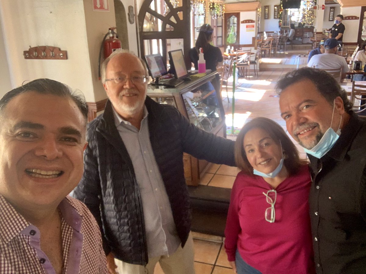 LaloTampico's tweet photo. Entre Tampiqueños y Queretanos !!
#DeChamba
#SinCubreBocasSoloParaLaFoto
#SomosJaibosDeCorazon https://t.co/sozOJpv0ro