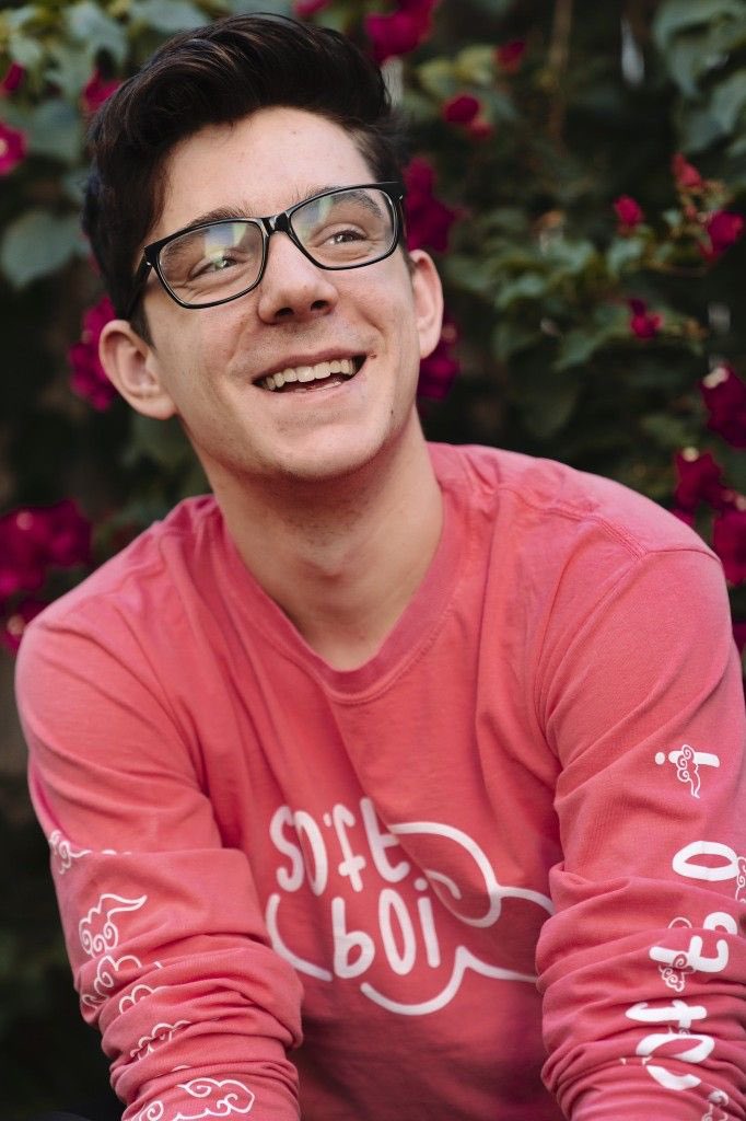 unicorn?? dragon?? a mythical creature of some sort