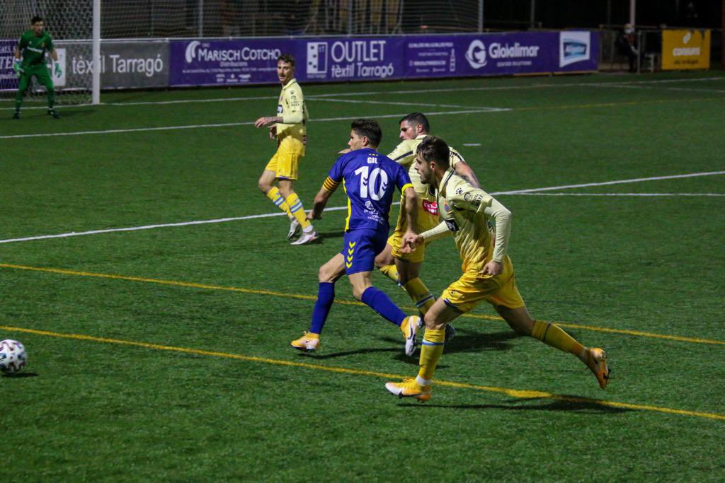 sommaresmefc's tweet photo. ⏰ FINAL
Llagostera 0️⃣-1️⃣ Espanyol (⚽️ Puado, ‘94)
☝️ Eliminats però avui només podem sentir ORGULL d’aquest equip i aquest poble
Gràcies als almogàvers que ens heu donat suport des de la distància 💙❤️
📸 @jordi_juvanteny
#LlagosEspanyol #LaCopaMola 🏆
#FotliLlagos 🔵🔴 https://t.co/kGX5pK45Vx