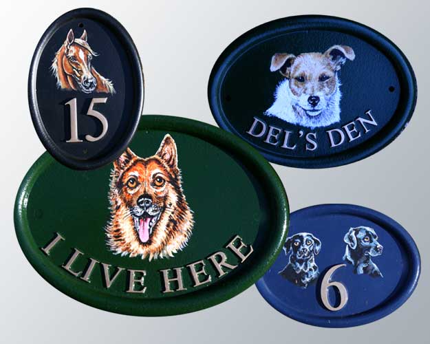 SignsofTimesLtd's tweet image. Looking for an unusual #ChristmasGift that will truly stand out from the crowd? Our range of handmade, hand-painted #HouseSigns are all available to customise and order online: j.mp/2LsEW6g