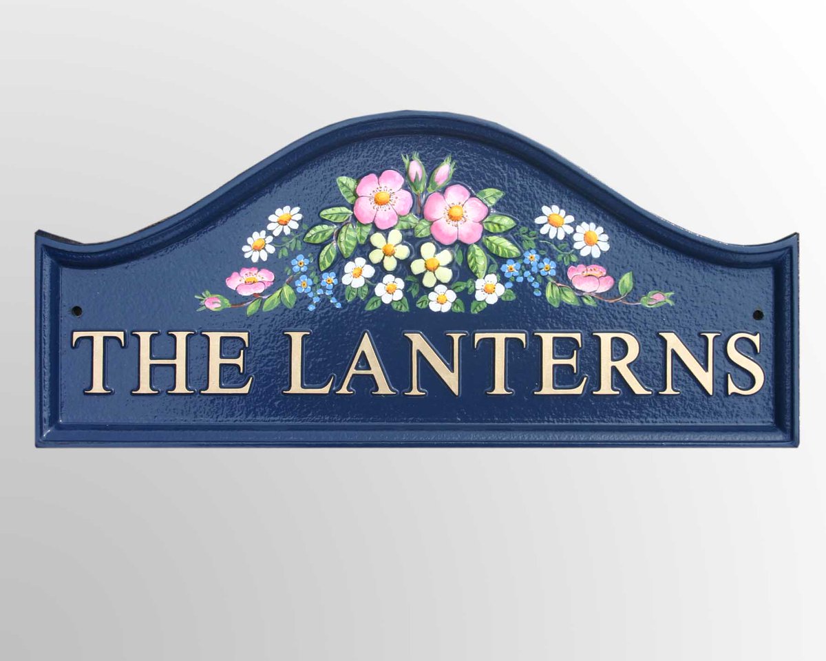 SignsofTimesLtd's tweet image. Looking for an unusual #ChristmasGift that will truly stand out from the crowd? Our range of handmade, hand-painted #HouseSigns are all available to customise and order online: j.mp/2LsEW6g