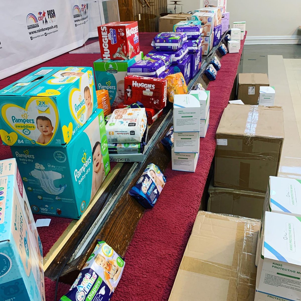 CPDKnights's tweet photo. What a blessing coming together to help out our family at The BASE Chicago with the donation of 10,000 N95 Mask and Hundreds of boxes of diapers to the Rainbow PUSH Coalition. 
#blessed #basechicago #cpdknights #community #family #teamwork #change https://t.co/Y9ke5trOp3
