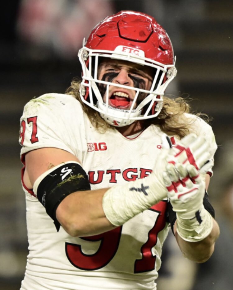 TheU_FarmersFB's tweet photo. CONGRATULATIONS to our own @MikeTverdov97 on being named Honorable Mention All @B1Gfootball defense!!  @familyctown 
KEEP GRINDIN 🥩!!! 
🙌🏼🏈☠️🪓
#FAMILY #hosed https://t.co/9imTHukdny