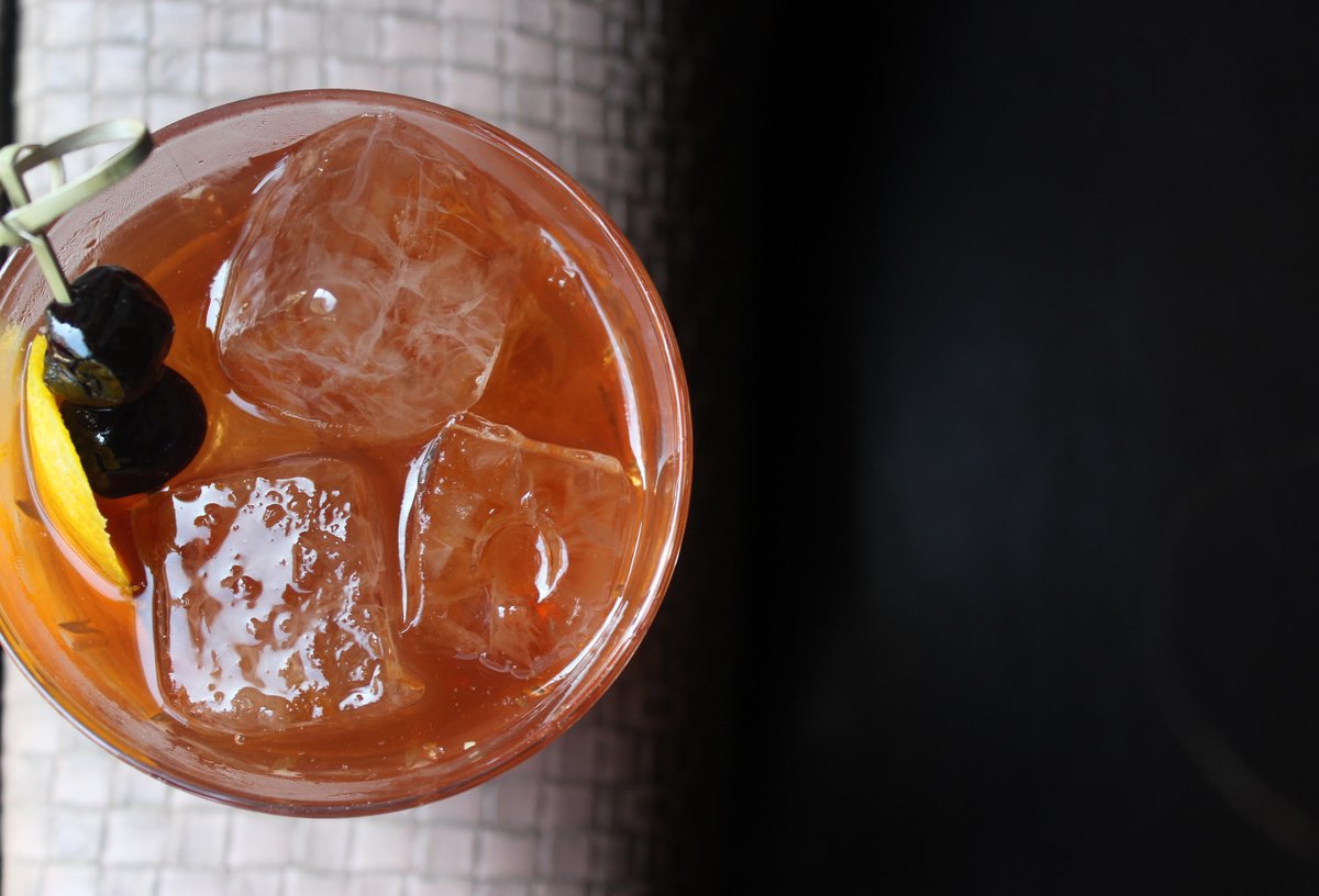 RanallisLP's tweet photo. This weather calls for an Old Fashioned. ๐ฅ Did you know that you can order one of our #4Cbars batched Old Fashioneds online for carryout or delivery? ๐ค
https://t.co/Jd6pg6GcI3 https://t.co/4cooSyqMH8