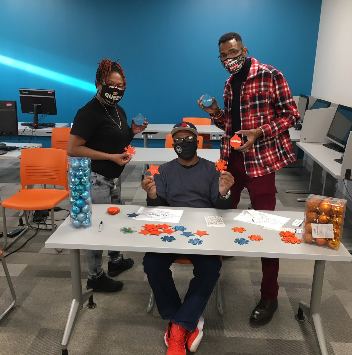 ccprepacademy's tweet photo. 🎄Day 2 of Main Street Christmas Tree decorating prep! Student Government President Anton Johnson & Vice President Simona Campbell showed up and showed out to help decorate ornaments for CCPrep's Christmas Tree!
#CCPrepFamily #HolidaySoul #happyholidays #communitylove #DCstrong https://t.co/HPYSX1ePTr