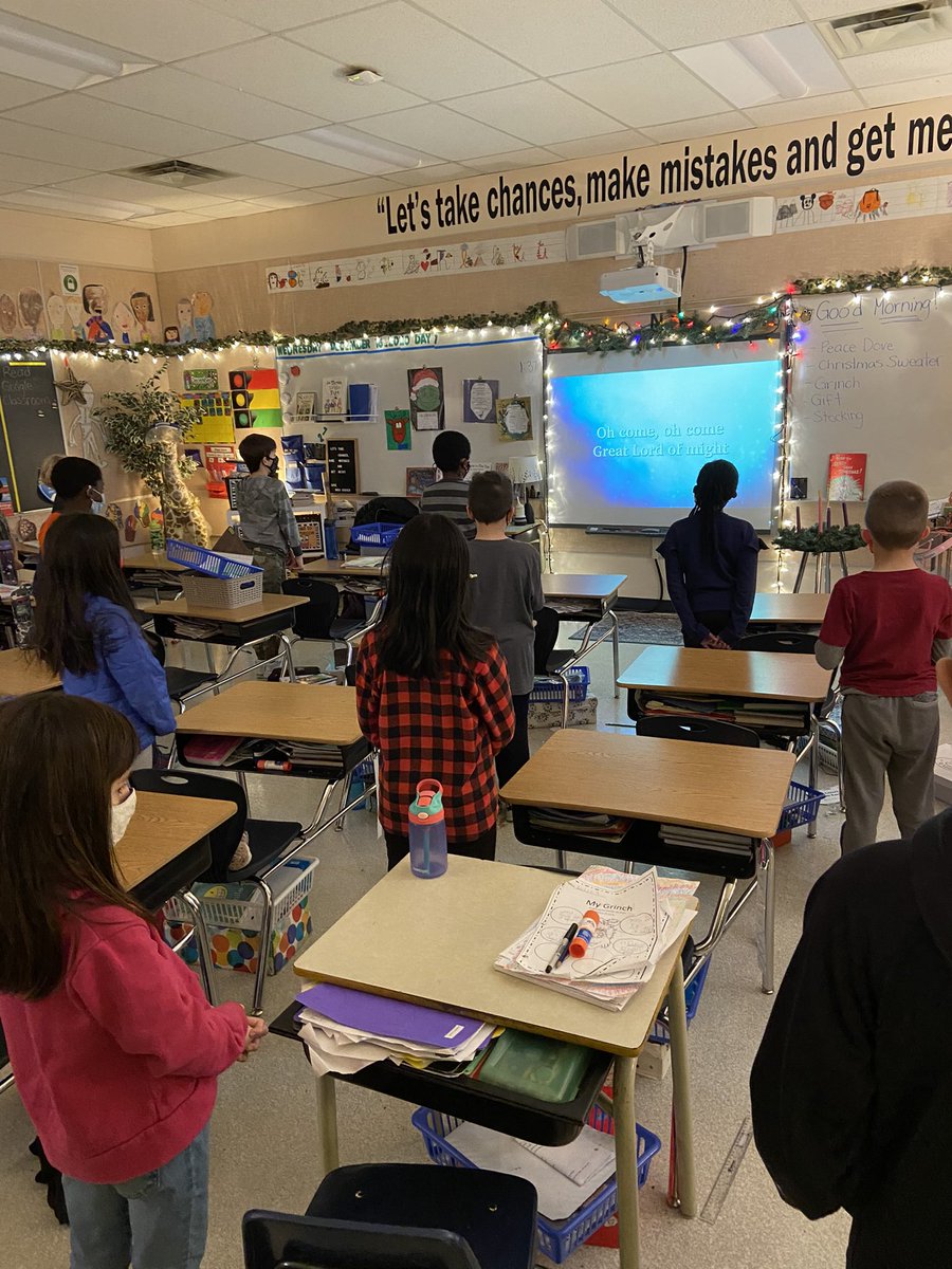 kcgoosen's tweet photo. Today we hosted the Advent liturgy. Way to go grade threeβs! #joy #thirdweekofadvent #apartbuttogetherinChrist @MMG_CSSD @CCSD_edu https://t.co/EqNOlimyE7