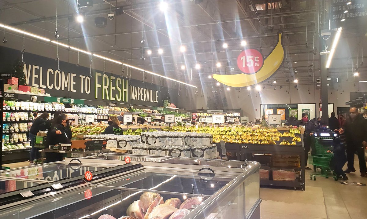 These are some scenes around the new  @AmazonFresh store in Naperville, Illinois, outside of  #Chicago.  #retail  #tech  #technology