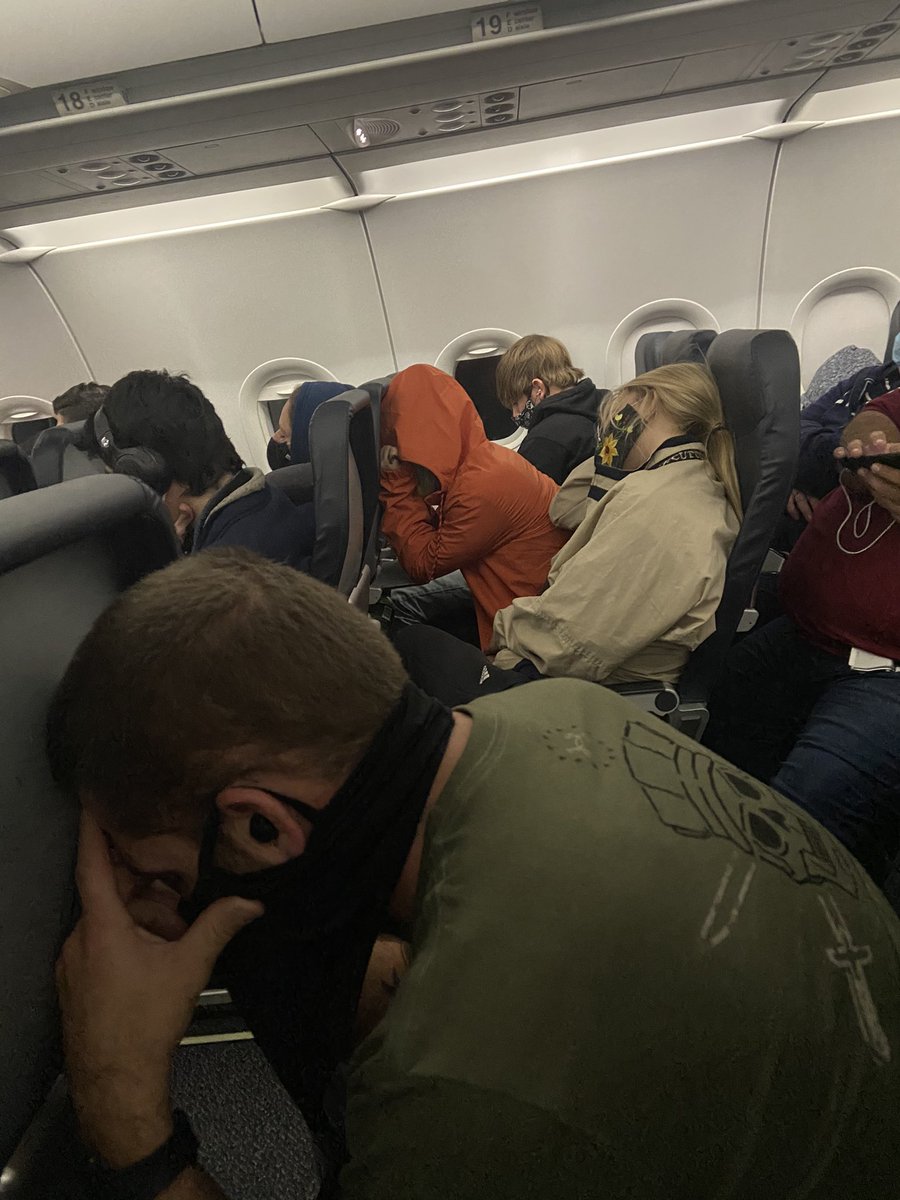 SunshineSpaces's tweet photo. Flew to Costa Rica, diverted to Panama then returned to the USA because of scheduling. Not a single food voucher or compensation given. Half a cup of water and a cookie given 12 hours ago. Then stand in line for 4 hrs to recheck. Y’all don’t like yr customers huh @SpiritAirlines https://t.co/rpPYPPd7cL