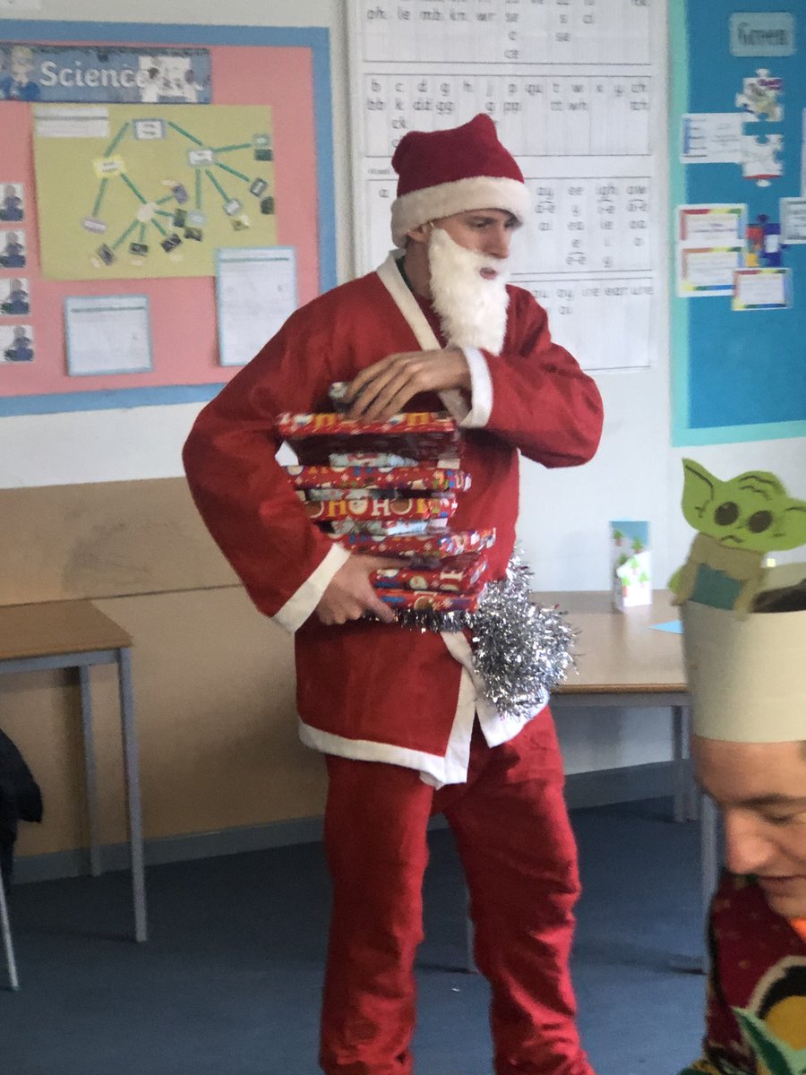 Ho ho ho! <a href="/COBSminerva1/">@COBSminerva</a> had a very special visitor today! 🎅🏻🎄<a href="/COBSPRU/">COBSchool</a>