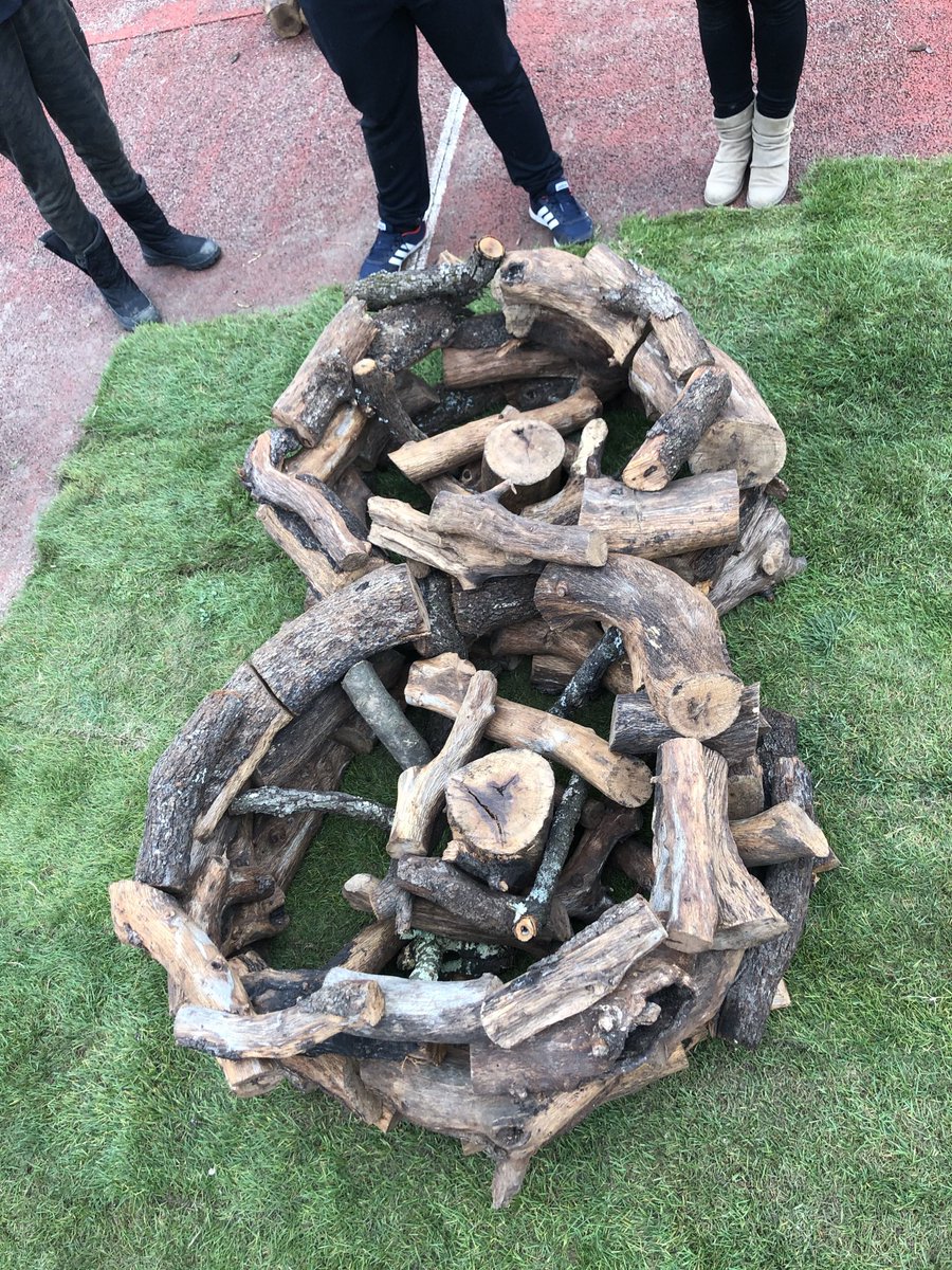 charlyrelano's tweet image. A veces me preguntan por qué #HagoLoQueHago , no lo puedo explicar, cuando ves los diamantes en bruto y tu cometido es pulirlos no puedo sentirme más conectado con mi misión/Pasion . Muchas gracias a todos los participantes del #fitsevilla2020 #firewalking #escuelanear