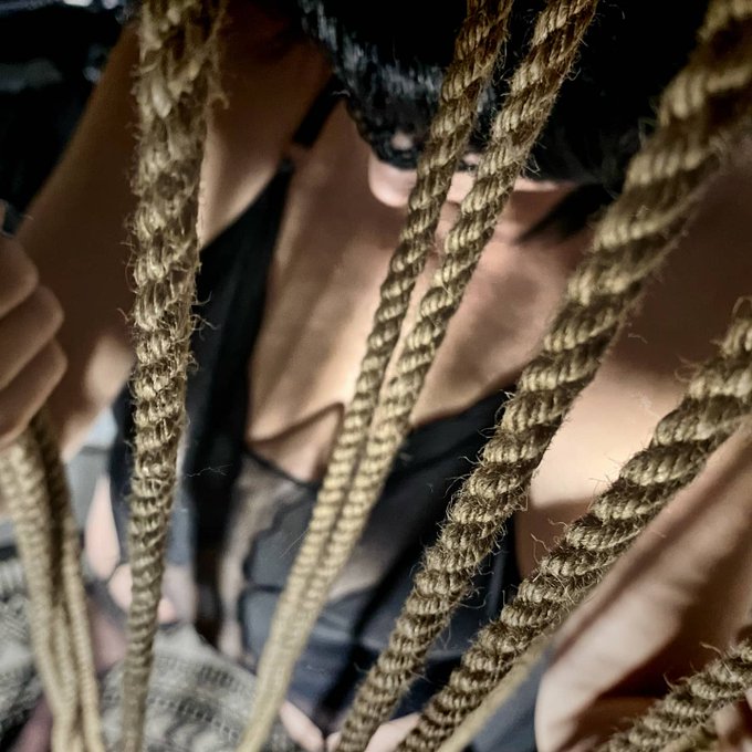 #bondage #shibariart #kinbaku https://t.co/rpG7iH1ipl<a href="/tag/bondage"class="tags">#bondage</a><a href="/tag/shibariart"class="tags">#shibariart</a><a href="/tag/kinbaku"class="tags">#kinbaku</a>