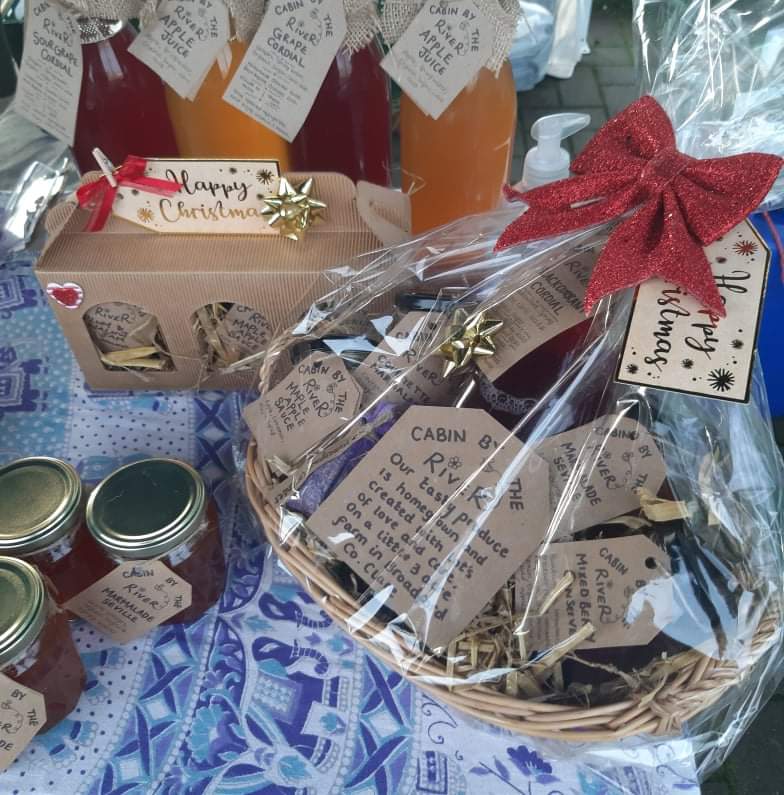 EnnisMarket's tweet photo. #gift Inspiration! 
Lots of #local gifts to get your list ticked off!
Ennis #FarmersMarket on Friday 18th &amp; Tuesday 22nd December at Roslevan Shopping Centre #ennis
@InaghFreeRFarm @LeahyBkeeping https://t.co/Be6loveYEA