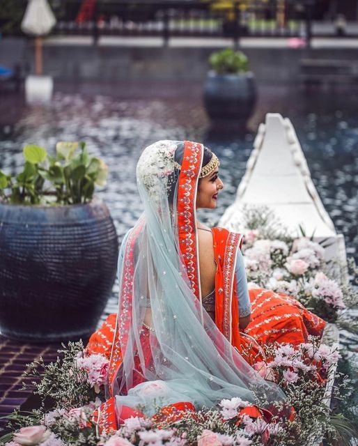 VarmallaTLW's tweet photo. Flawless and beauty redefined, this lovely bride knows how to garner accolades with her entry on her big moment.
.
#varmalla #varmallaofficial #bridesofindia  #bridetobe #varmallaweddings #bridalentry #bridedairies #royalweddings #destinationweddings #luxuryweddings https://t.co/ZSWK9GHem9