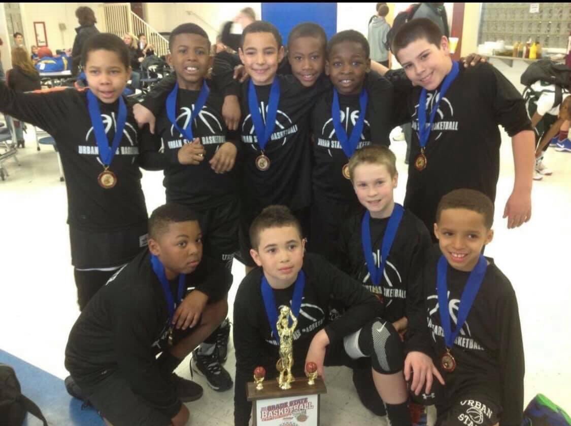 CoachFlint22's tweet photo. Congrats to a few of my guys I coached during youth 🏀 days with #Mnelite #Urbanstars @Terrance_Kamara @robertgracee and @TrentFinney33 (who signed or committed). Still waiting on a few others. There will be more in the 2022 class as well. We always had multi sport athletes. https://t.co/mgatT2YOaw