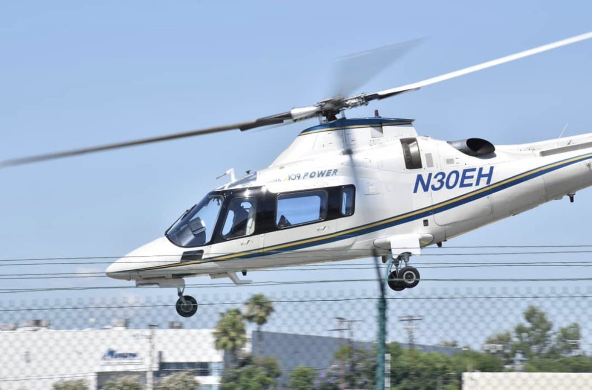 Helinet's tweet image. Looking for the perfect #holidaygift for that special someone? Contact @Helinet today to customize a flight experience in one of our luxurious helicopters! Call 818-902-0229, email charter@helinet.com, or check out the #Helinet Charters app
[📸: geraldh_aviation_photography]