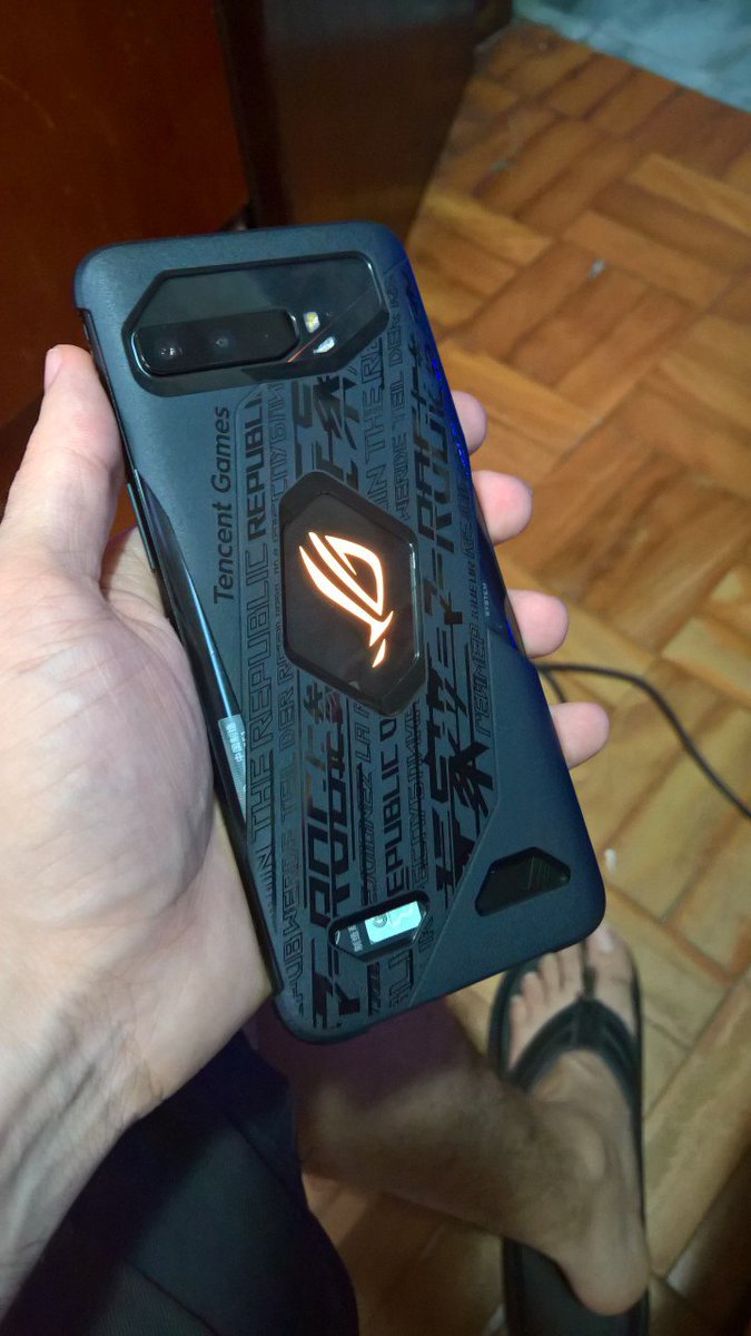 FelipeFurryWolf's tweet photo. Meu #sonho se tornou realidade depois de muito..... Muito tempo.
#rog3 #asusrog https://t.co/0wSRnrqDbJ