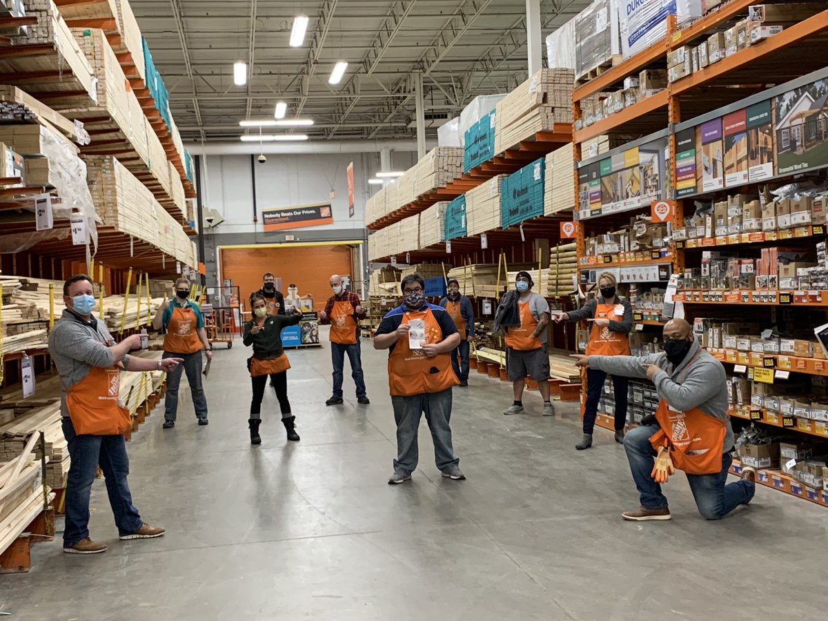 Congratulations to 2737 - d21/22 DS Shane for earning his Diamond Award!! Thank you for Living our Values every day! ⁦<a href="/HouleHeather/">HeatherHouleTHD</a>⁩ ⁦<a href="/Dave_Dawber/">Dave Dawber</a>⁩