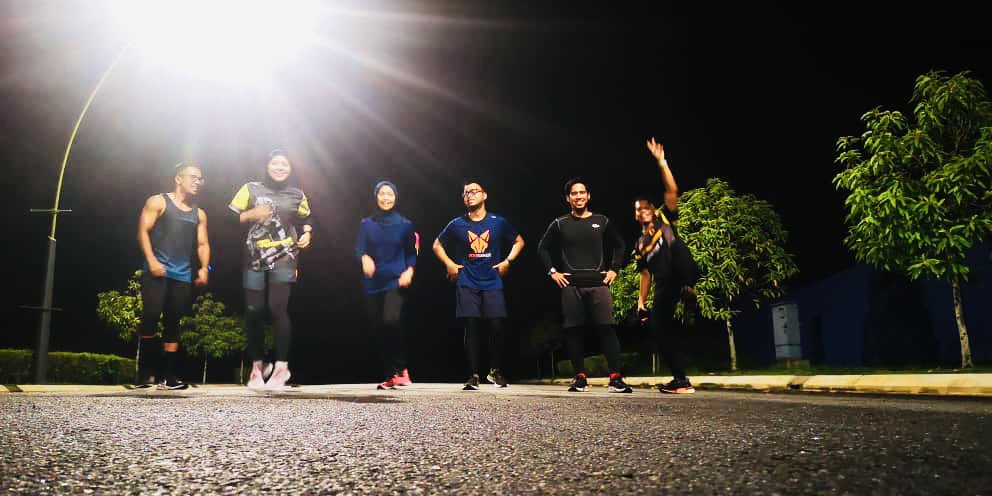 QaiSuhaimi___'s tweet photo. AM Session pagi ni agak special sempena birthday 1 of admin JFORS iaitu @FuzDwarf , so beliau berhajat buat 17.12km, agak meriah pagi ni di iringi pacer2 yg bertukar ganti, aku sempat teman 10km je sbb terlipak 1st wave FO, anyway, happy birthday brotha ~ https://t.co/OoZ6mgdauP