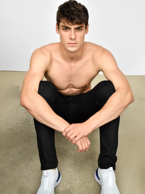 RafMillerBrasil's tweet photo. 📸| Polaroid de portfólio para Next Management https://t.co/uBxRWB9QY4