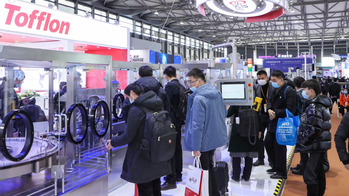 Tofflon's tweet photo. Seminars on Tofflon booth CPhI &amp; P-MEC China 2020
#MiniKUFillSystem(RTU containers (such as vials, syringes, cartridges...etc.) filling line integrates with Isolator）#SystemThinkingforAsepticVialFilling#,Welcome to visit us #TofflonN1D05 https://t.co/6Fiua8MCkm