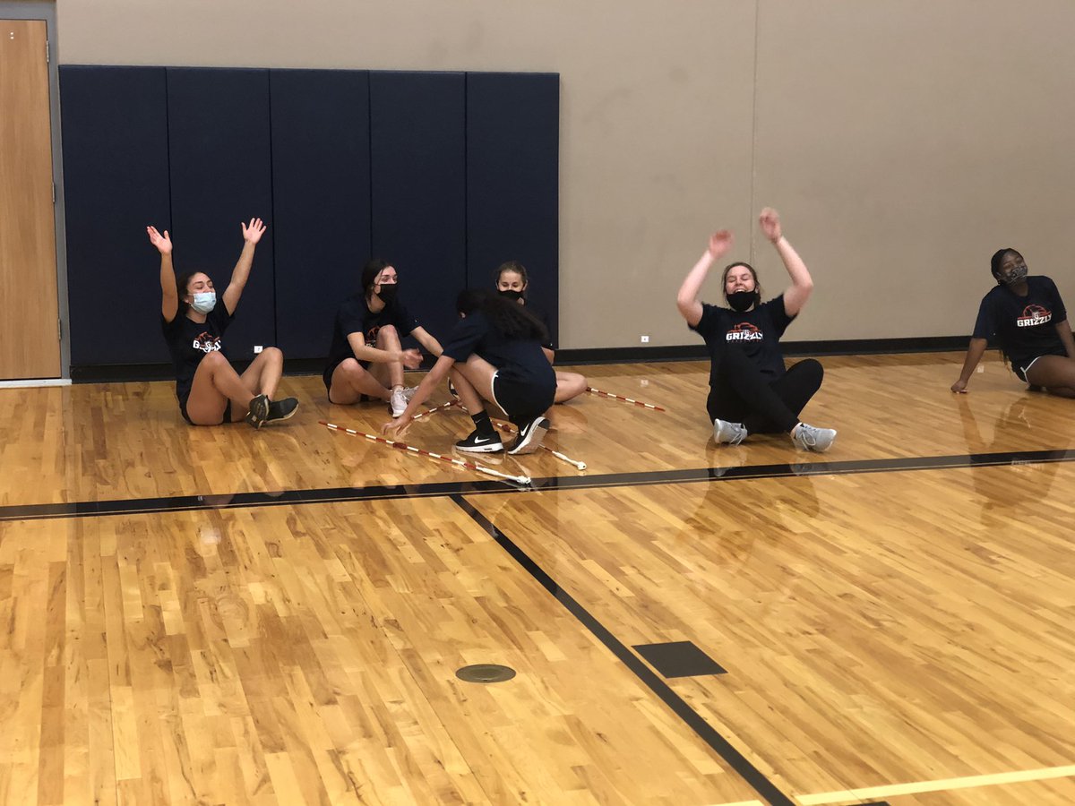 GlennVolleyball's tweet photo. #CompetitiveChristmas Big Winners! Great job today! ❤️🐻🏐❤️ https://t.co/AXBXWYgkYj