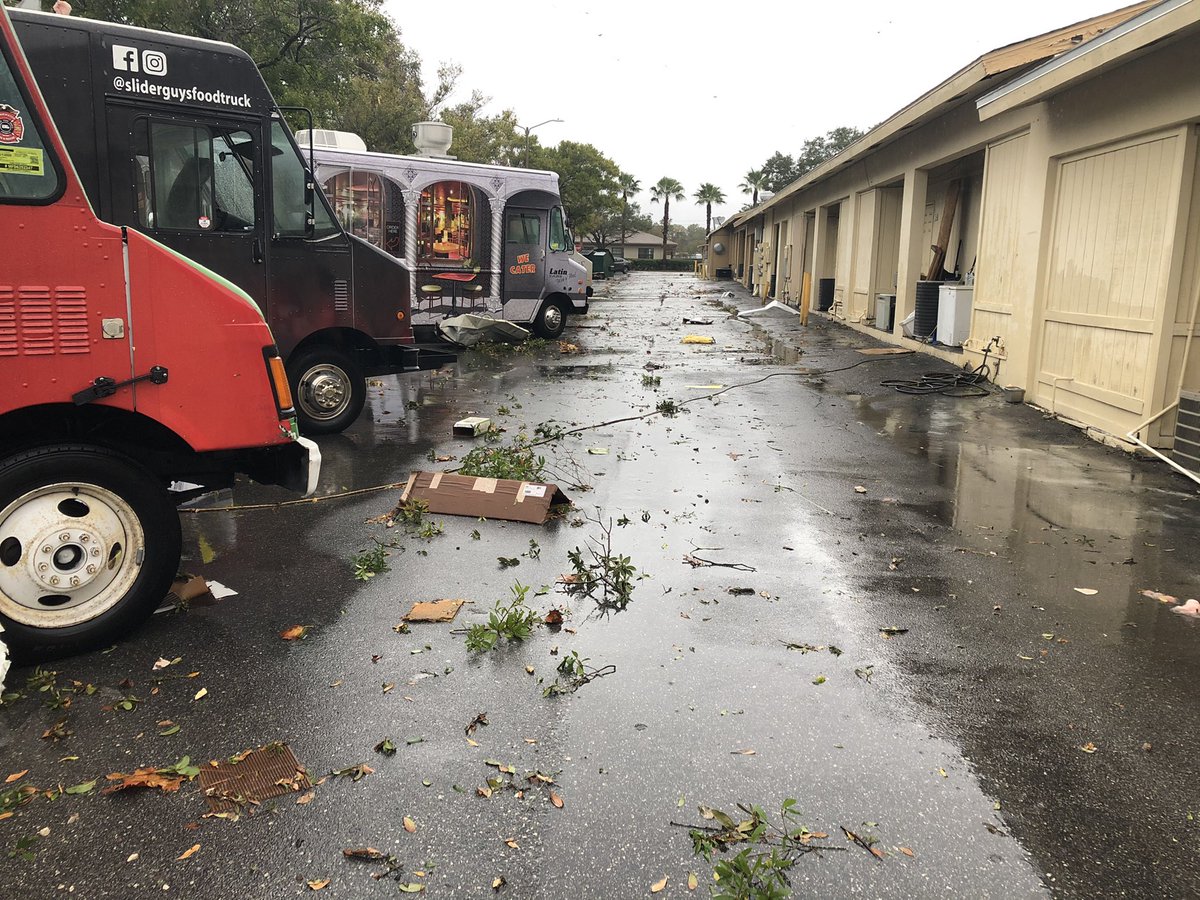 JorjaRoman's tweet photo. We’re tracking damage from a possible tornado in Pinellas County. There’s a lot of debris in Pinellas Park near 66th St and Bryan Dairy Road. This is by the Park Village apartments @BN9 https://t.co/vohXEZFnQW