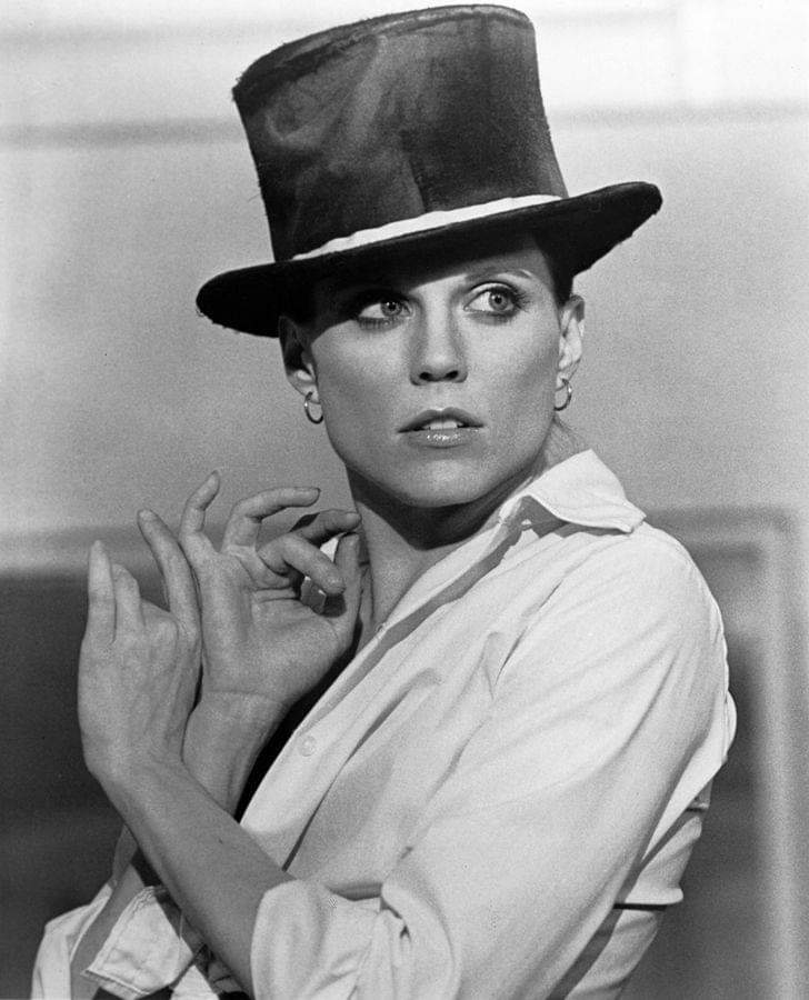 JBCMUSIC's tweet photo. The #dance community lost a legendary, Tony Award-winning dancer/choreographer today. Rest In Peace, #AnnReinking. 😔 May you continue to dance with the angels in Heaven. #RIPAnnReinking #BobFosse #Broadway #Chicago #AllTheJazz #Cabaret #Pippin #Annie #GraceFarrell https://t.co/czpePQxH6G