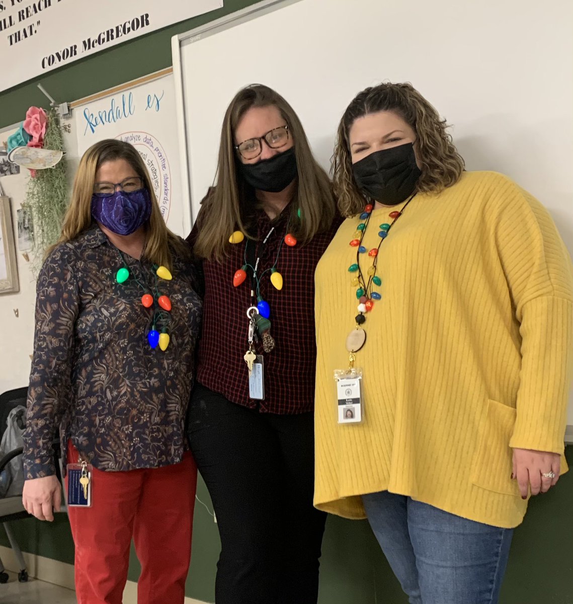mrsmillerDES's tweet photo. ๐ Day 12 of the #12DaysofBoerne ๐
๐ผ Its been so much fun and hard to believe that tomorrow is our last day with kids for 2020! So excited to be. Light in 2021 @KendallElem with @Shea_Holland_IC and Mrs. Trussell! #holidayspirit #almostthere #bestjobever https://t.co/zgCvE3OiFX