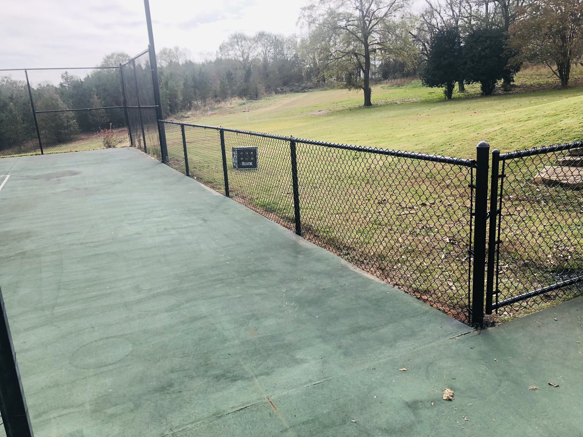 IncFaulkner's tweet photo. We are here for any of your new fence projects during the Christmas and New Year holiday season. Call today for a free estimate. https://t.co/2dzFOsBGmj