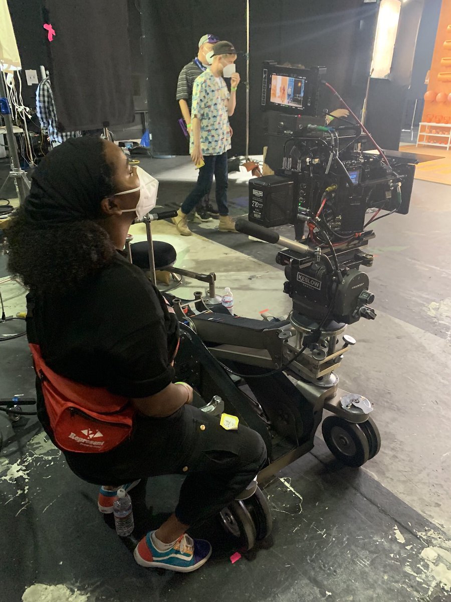  @sadendya  LABAD ASS BLACK WOMAN. CEO:  @redfutonstudio Commercials, Films, Music Videos YOU NAME IT SHE CAN LIGHT + SHOOT IT. Nothing but all black women dept heads on her sets.