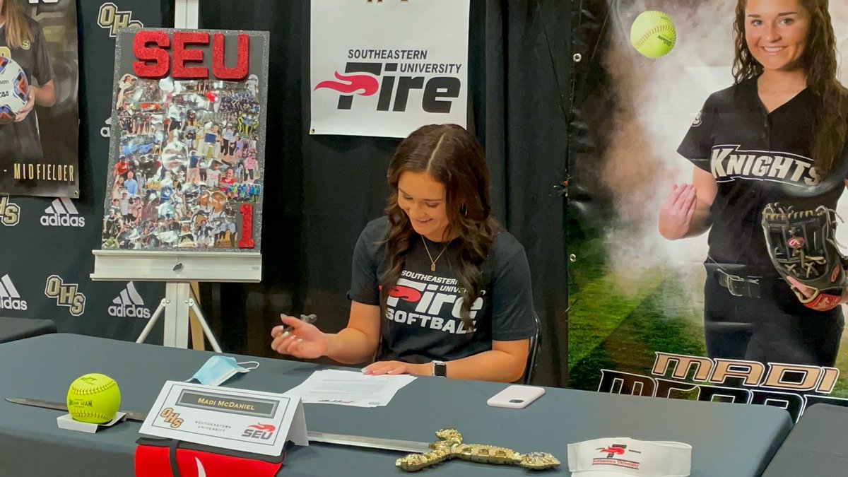 madimcd's tweet photo. Officially signed! Thank you to all the important people in my life who made today possible! ❤️ #seu https://t.co/sOmnzwzM1U