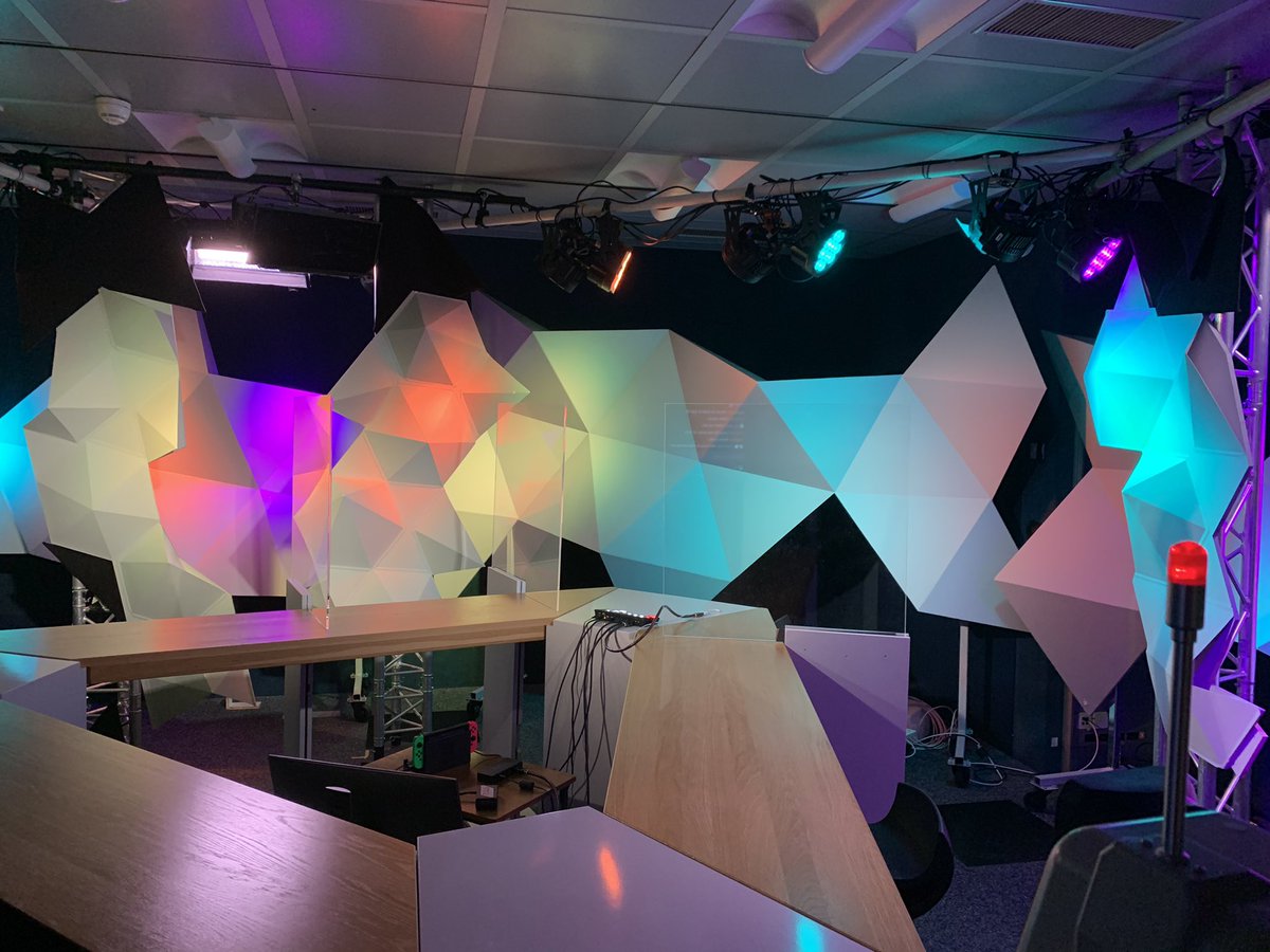 T0yBoy_'s tweet image. #SwipeIt @RtsEsport 👋