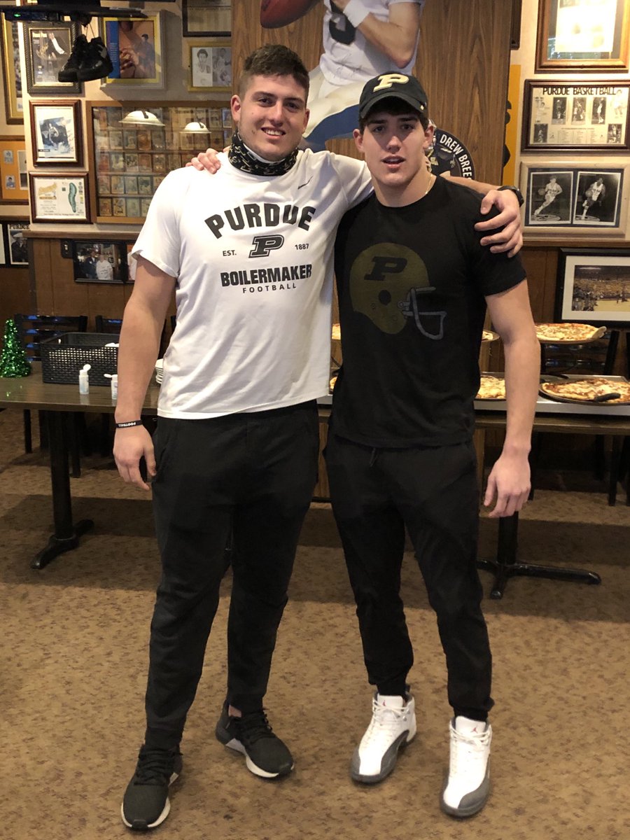 AndrewPogar's tweet photo. Brothers and Boilermakers. #Purdue https://t.co/Xa1AeYCi16