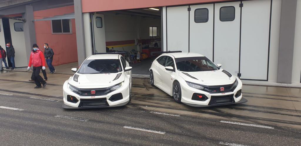 tcrsouthamerica's tweet photo. El equipo @W2racingteam de Duda Pamplona y Serafin Junior realizó un shakedown,
con sus #Honda #Civic #TCR, piloteado por Raphael Reis, en Italia de cara a la temporada 2021 del #TCR #SouthAmerica
La actividad fue coordinada por el @JASMotorsport
@TCR_Series #Motorsport https://t.co/sTbSqjOZFM