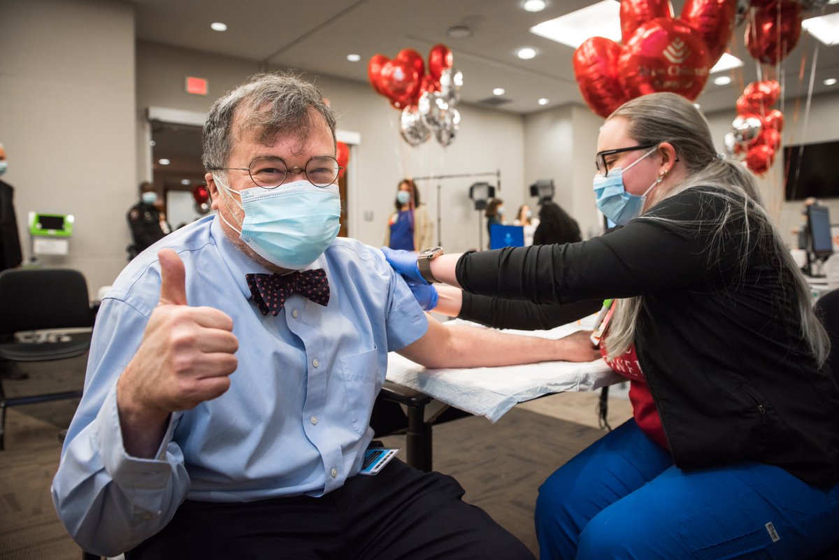 TexasChildrens's tweet photo. #TexasChildrens very own, Dr. @PeterHotez, receiving his first dose of the COVID-19 vaccine! https://t.co/a91gwPvm4Y