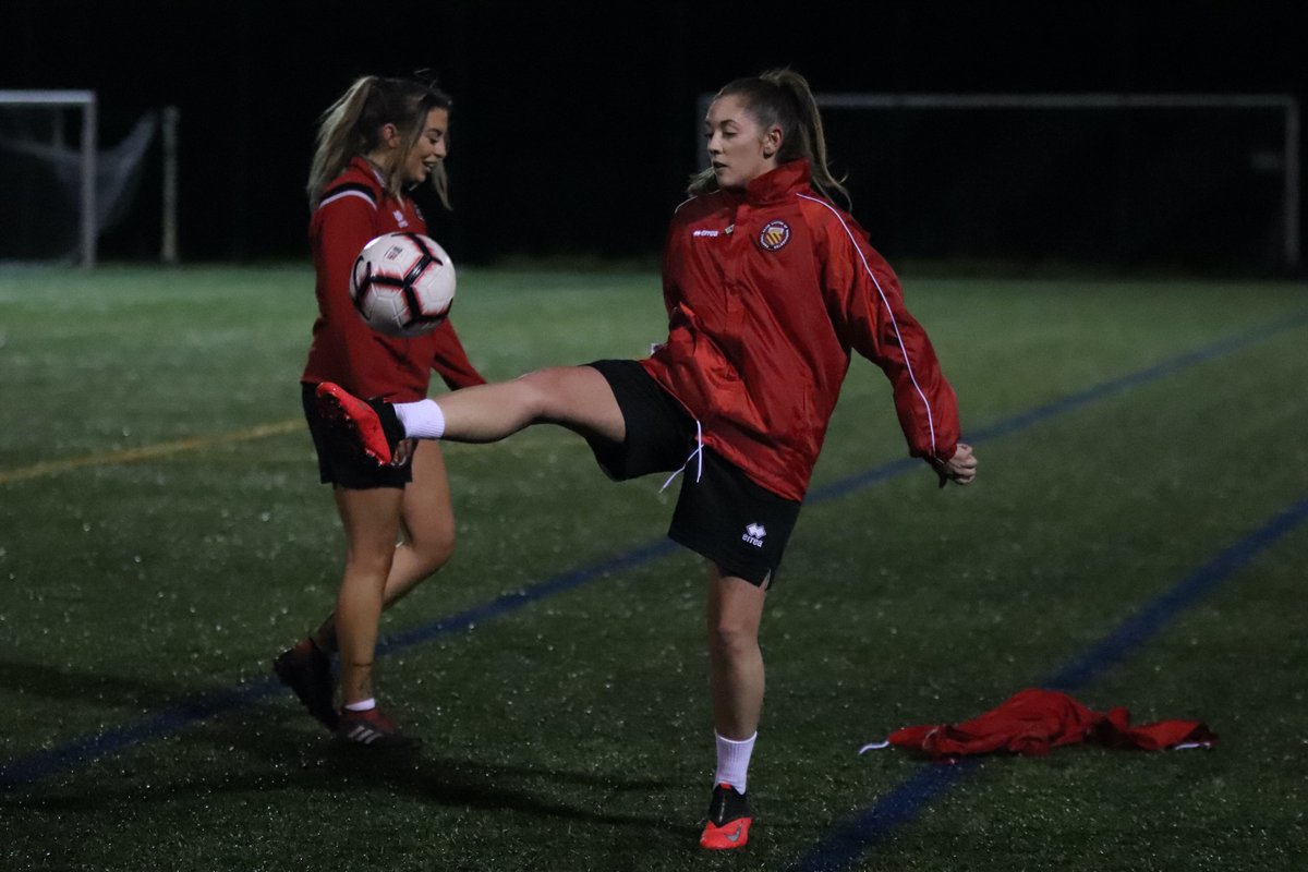 RedLanternPhoto's tweet photo. Huge thanks to @Kamran_M10 and @FCUnitedWomen for allowing me to their training session tonight. Had my first run with the new lens. Just like the players, us photographers need to keep match fit too ππΈ
#FCUMW
#TheFCway https://t.co/oogg7uxjZX