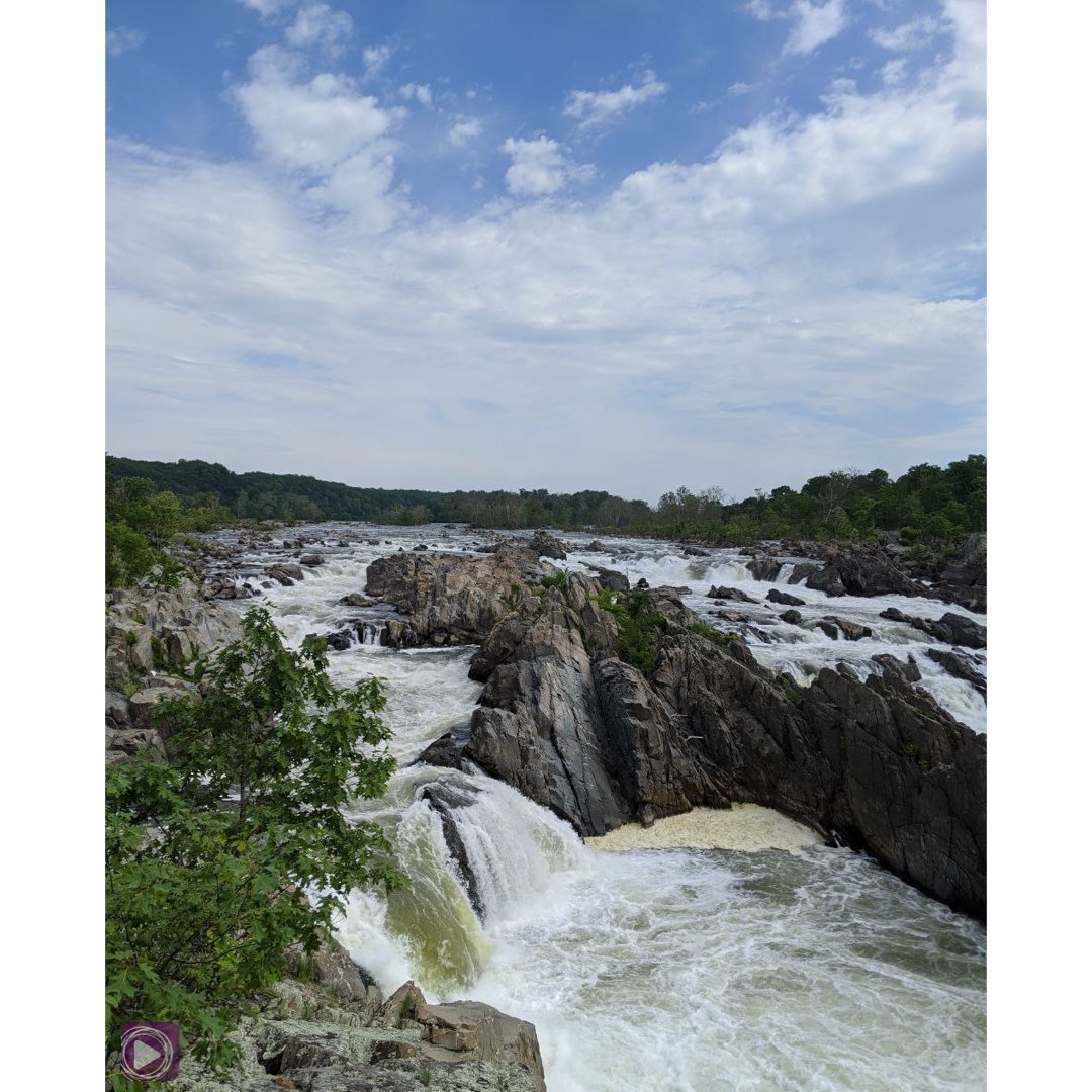 EBCDigitalNest's tweet photo. 📍Only 15 miles from #WashingtonDC, #GreatFallsPark offers visitors opportunities to explore history & nature.
🛣 Planning to make a trip?
🚩Guided ranger hikes are available
🏞View & enjoy the falls & river!
📸 R.Guerzon #EBCNYBureau Contributor
#WanderlustWednesday #EBCDN https://t.co/MRCis6gnak