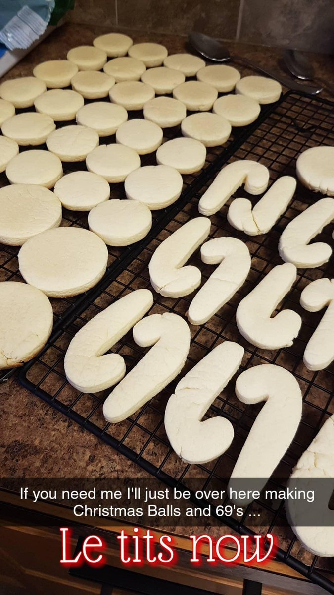 kristAnbremner's tweet photo. My kind of xmas baking https://t.co/Ii9m2ctCJT
