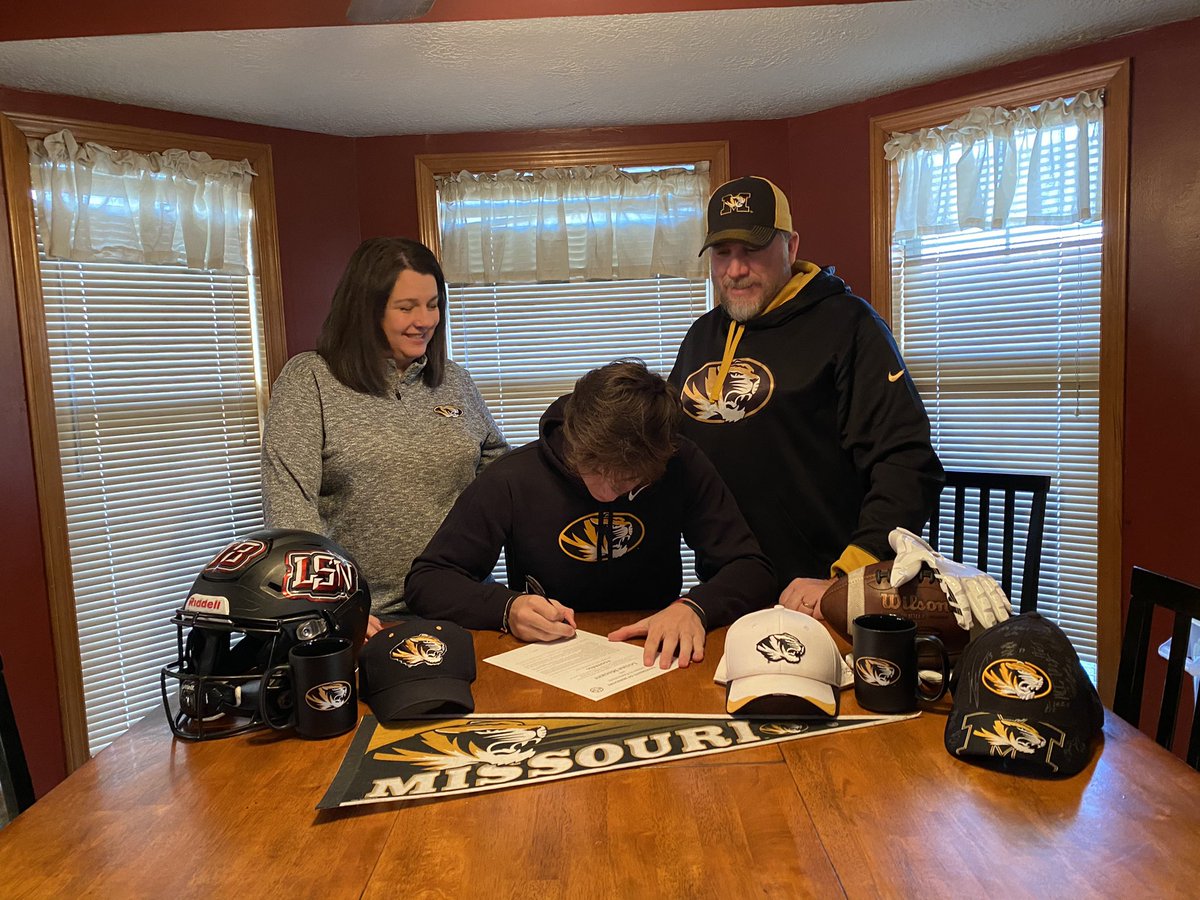 Logan Muckey tweet media