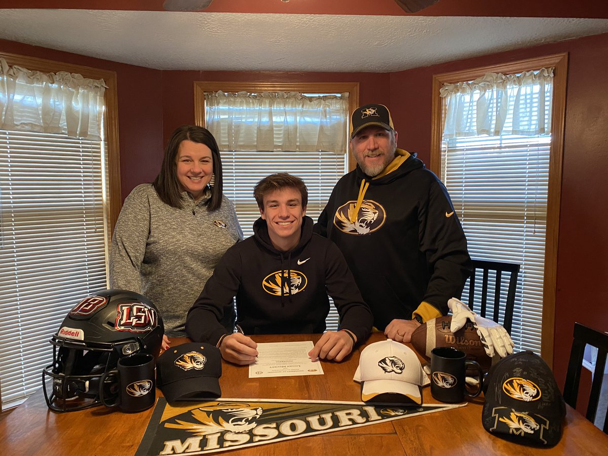 Logan Muckey tweet media