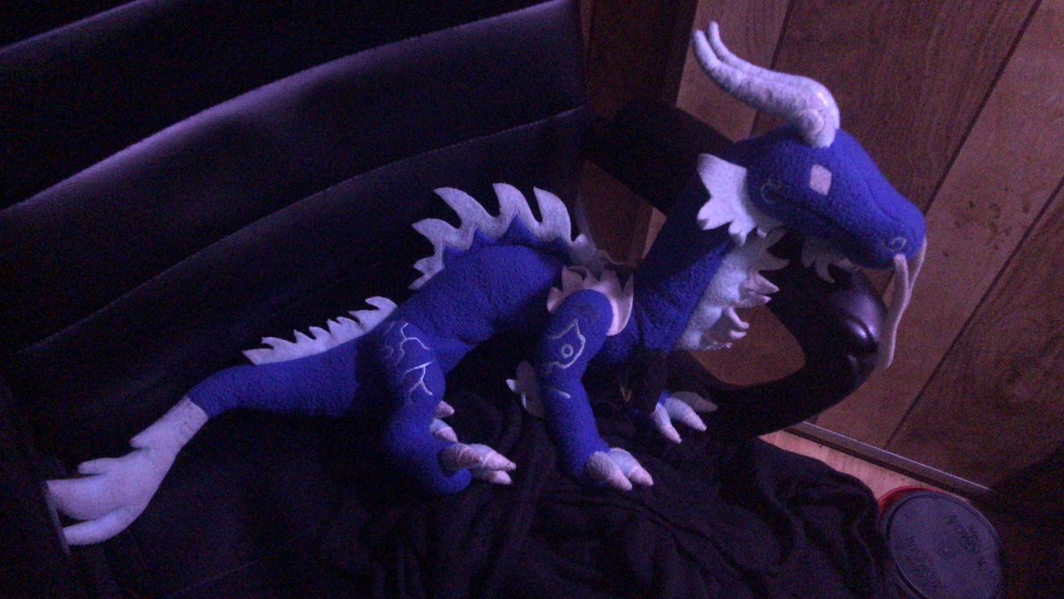 dig_and_roll's tweet photo. Tamed my beautiful boy a few days ago. Koga is my permanent pet here on out. His plush approves. #WorldOfWarcraft #cloudserpent @Muffinus @PlushbaeCrafts https://t.co/680WJ95wbp