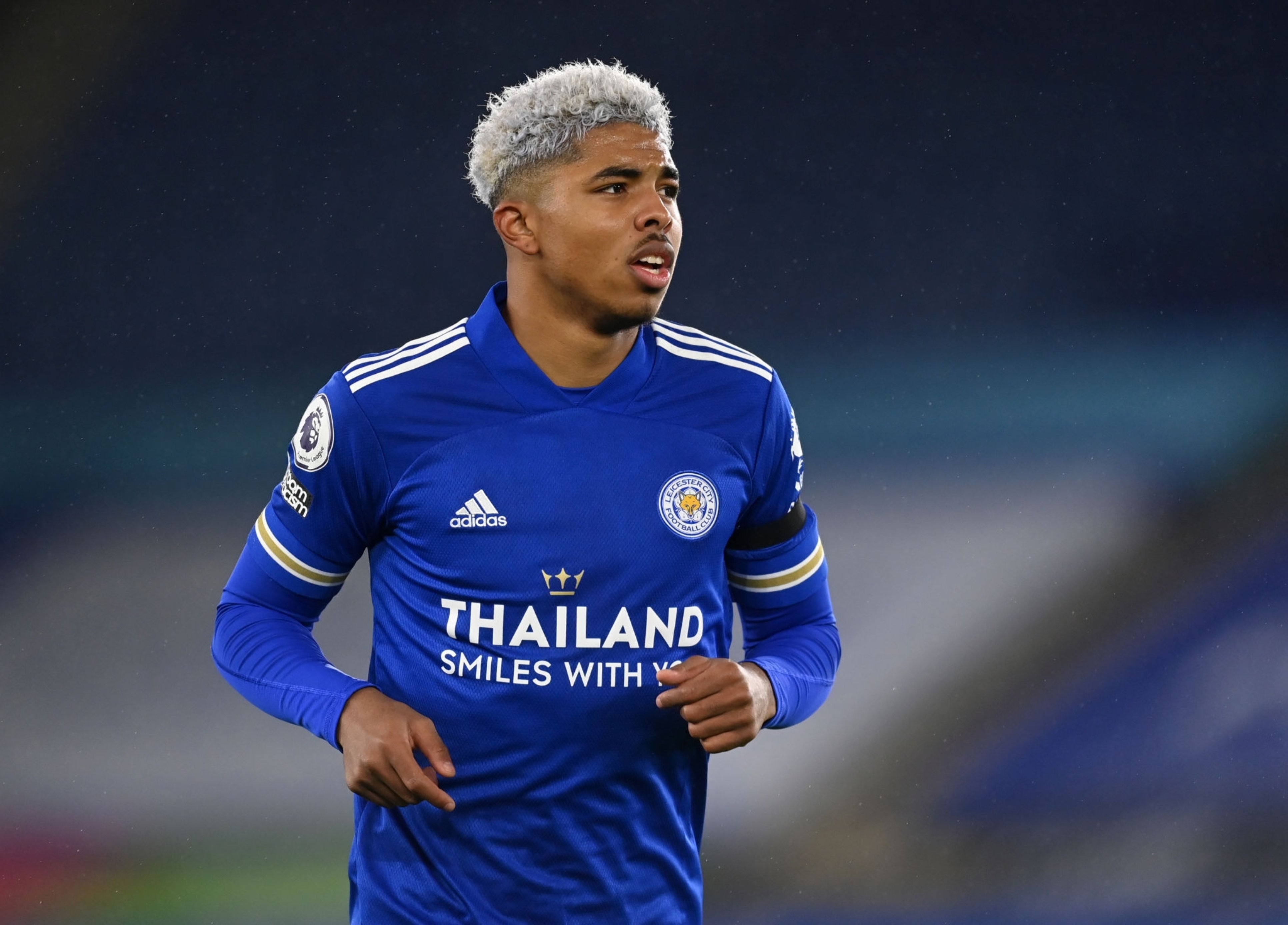 Instant Foot Joyeux Anniversaire A Wesley Fofana Qui Fete Aujourd Hui Ses Ans T Co Dszbi9sgnz Twitter