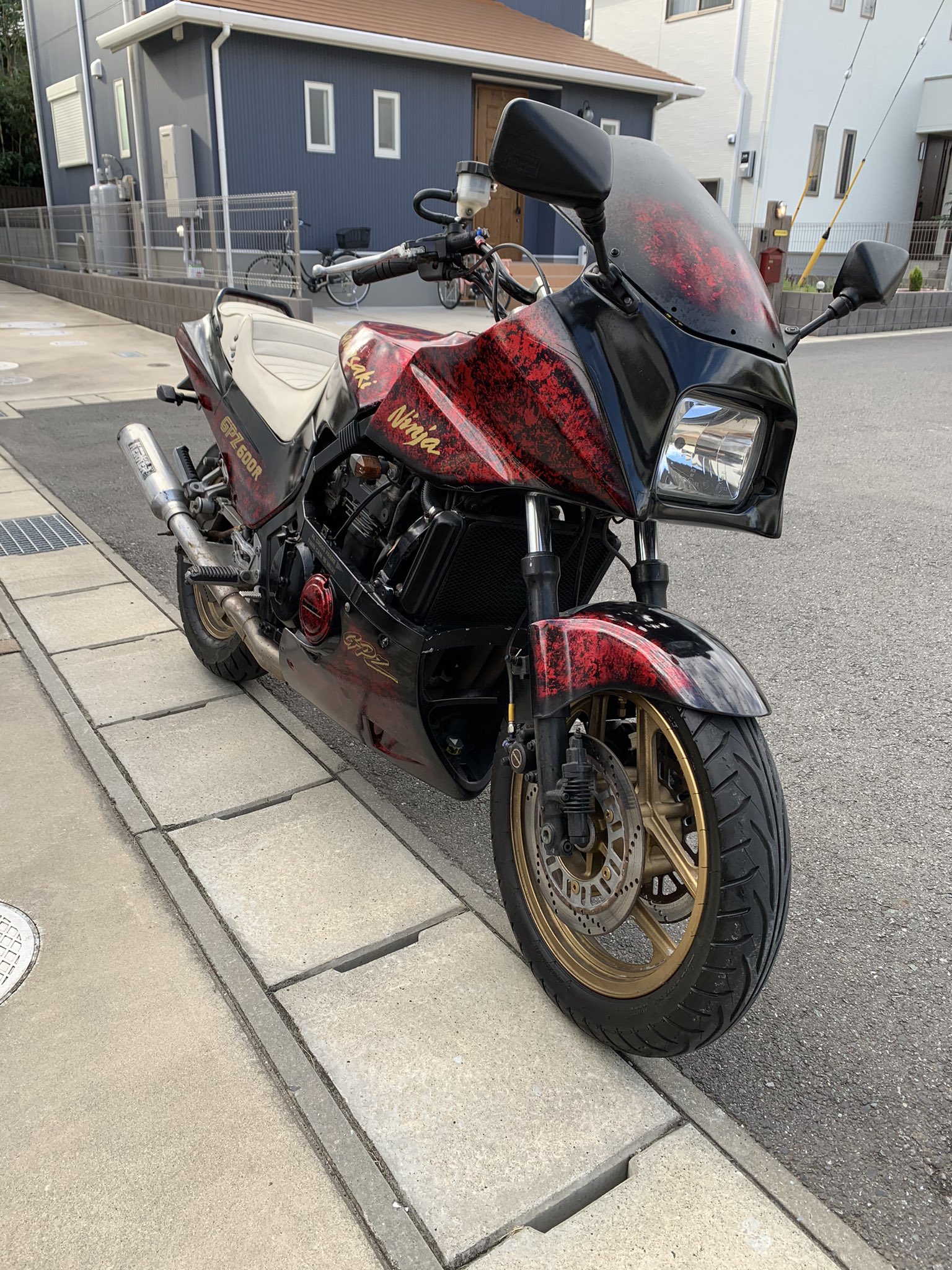 プロフ必読⭐︎gpz900r ⭐︎カウルセット・タンクなし‼︎ 危な