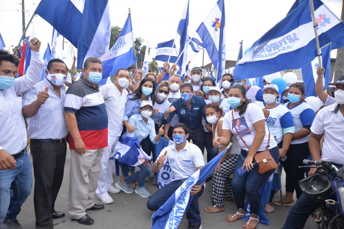 aalvarado_21's tweet photo. ¡Gracias Babahoyo!

Cientos de riosenses salieron a las calles a apoyar esta lucha para lograr una mejor provincia.

Ellos saben , nosotros tenemos #CapacidadParaCambiar https://t.co/Xq5ZZc6V8k
