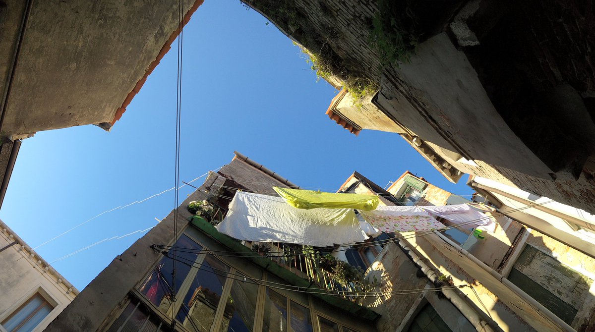  #Washing in the  #Courtyard the other day.  #BlueSky  #Venezia  #Venice  #Venezia1600