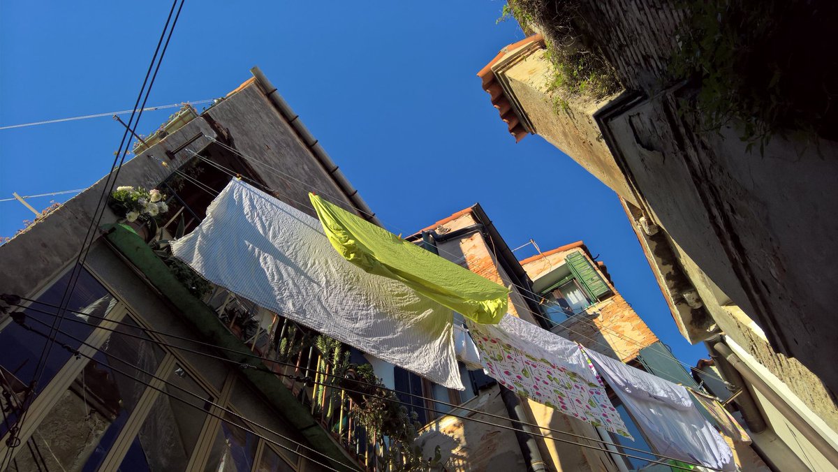  #Washing in the  #Courtyard the other day.  #BlueSky  #Venezia  #Venice  #Venezia1600
