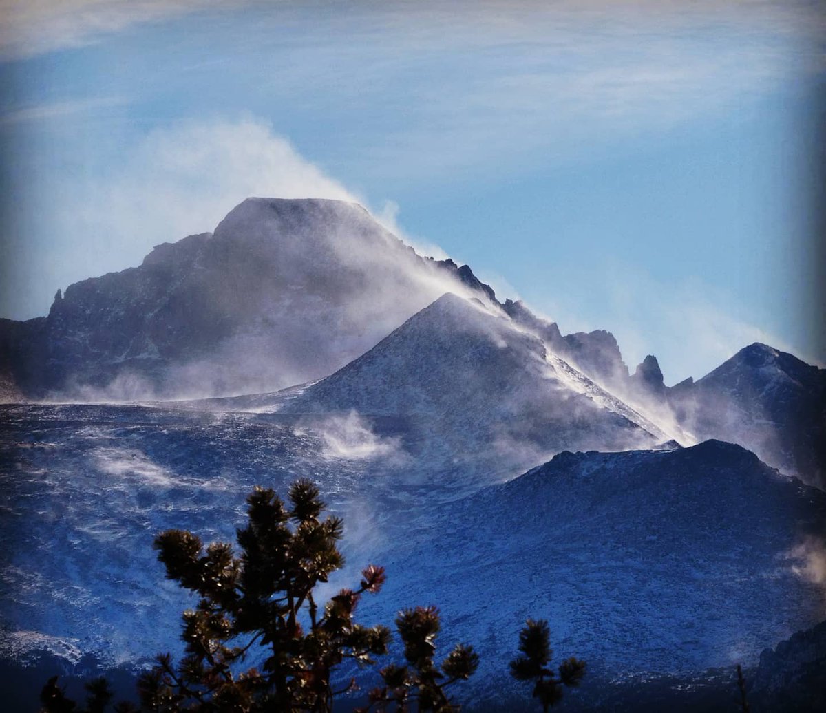 RockyMtnStore's tweet photo. As a heartfelt thank you for hanging in there in 2020, we’re giving you something good to look forward to in 2021. Take advantage of our last sale of the year—starting TODAY: https://t.co/p5LxWjXp8Z #RMNP #XanterraTravel 📷krkouzmanov https://t.co/P6Sp0afaxL