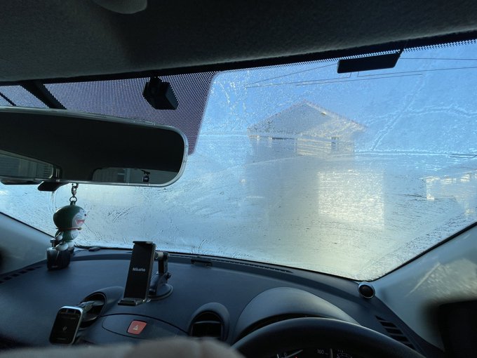 凍結 フロントガラス 各地で寒すぎてカッチコチに凍る お湯足りない 下手したら割れる など まとめダネ