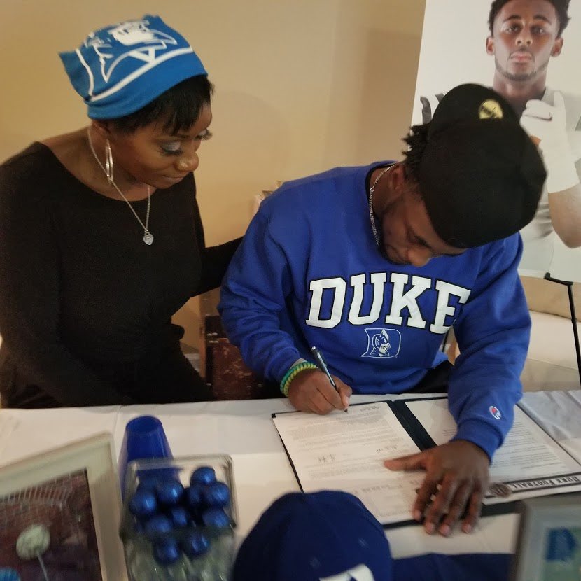 DylanMerrell's tweet image. It’s official! Thank you to all my family, friends, teammates, and coaches that have helped me get to this point! Let’s go duke!
#DukeGang21